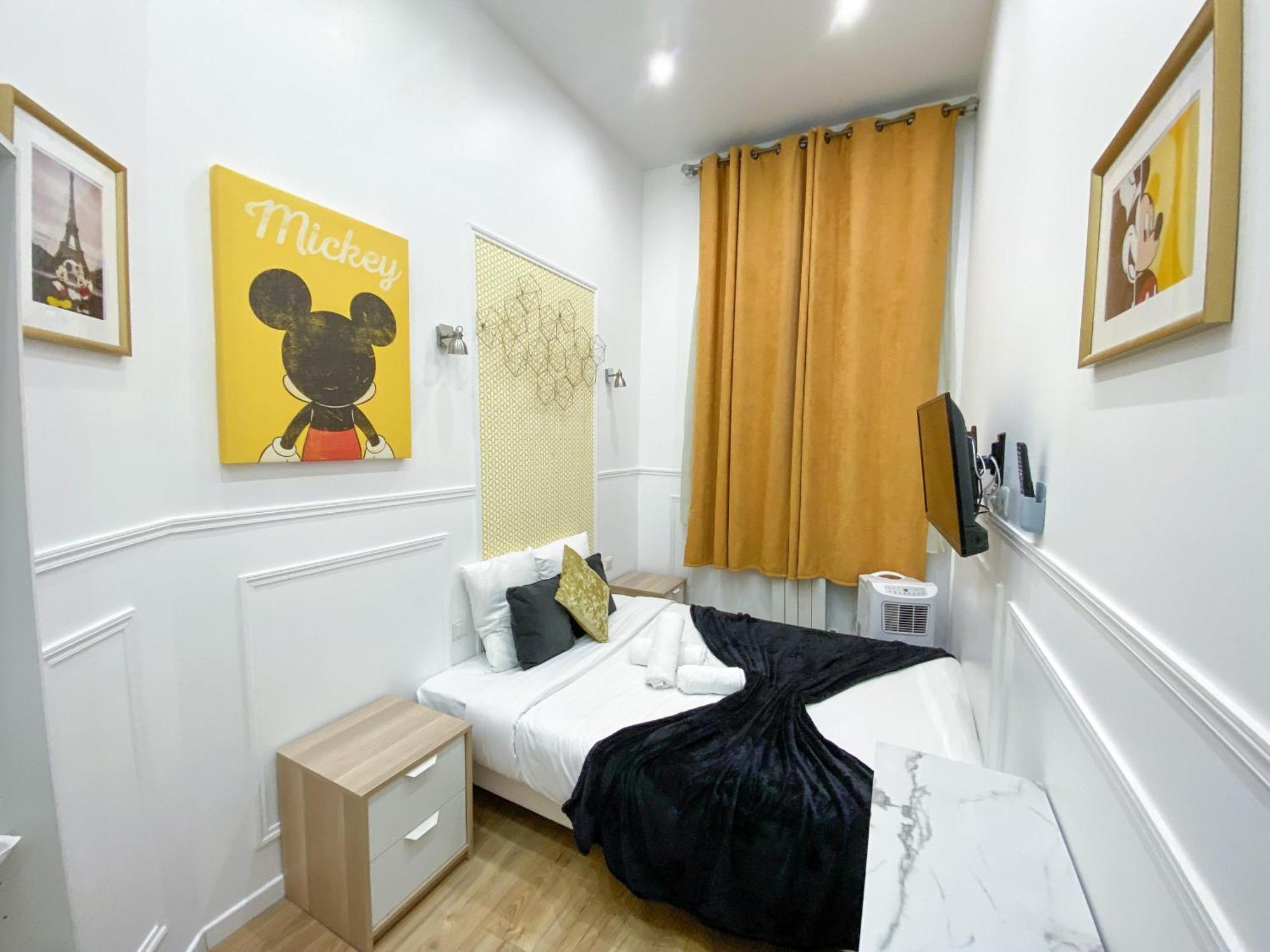 72 - Mermoz Mickey Mouse Paris Exteriör bild